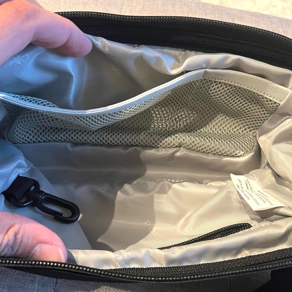Portland Gear Cascade Crossbody Bag ~ Black - Picture 9 of 13